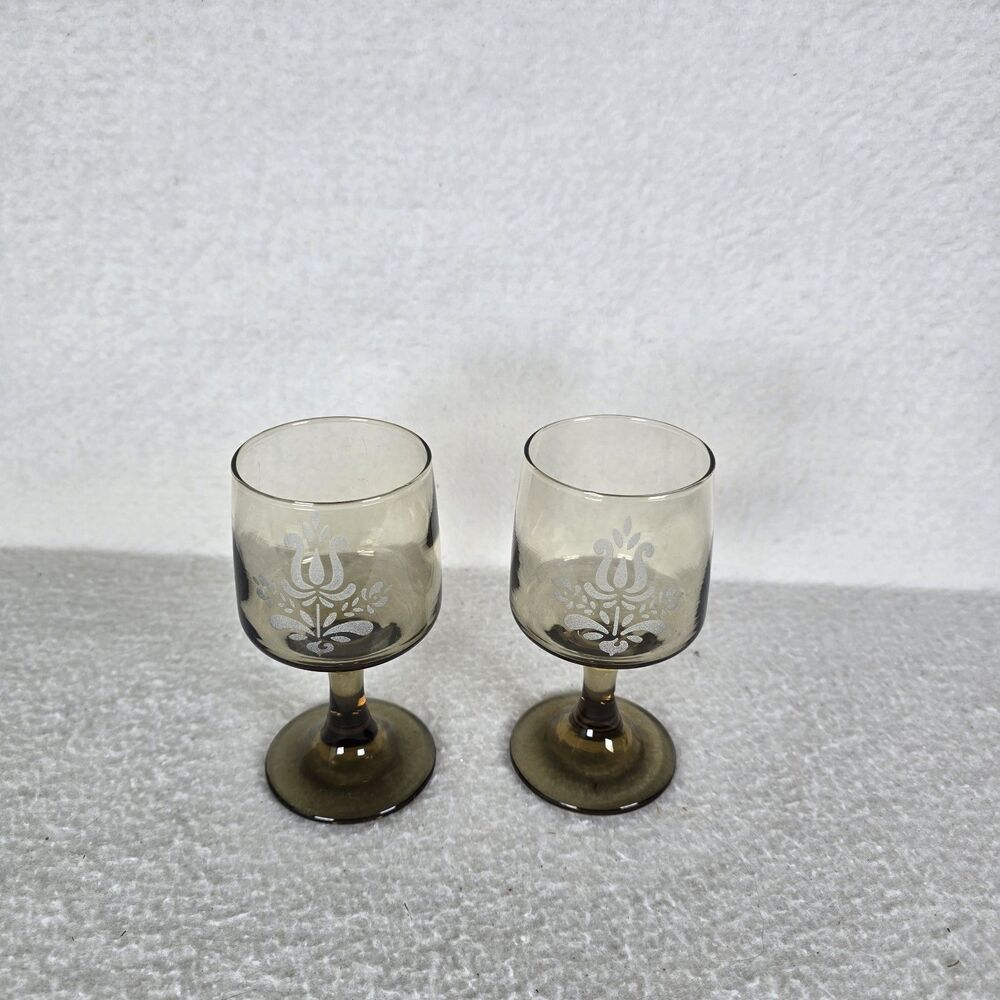 VINTAGE Pfaltzgraff Wine Glasses 12 oz. VILLAGE Smokey Brown Set Of 2 EXCELLENT